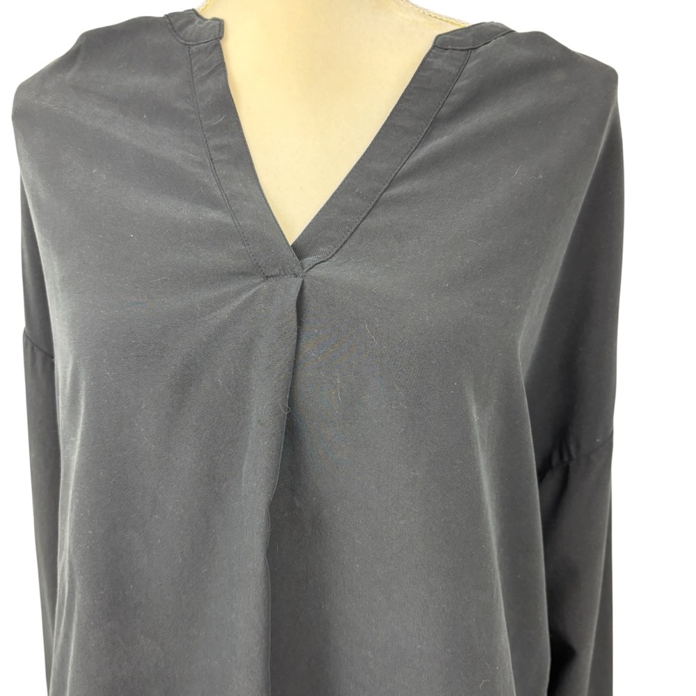 Madewell v-neck house size Medium office dressy minimalist goth all seasons - Picture 2 of 12